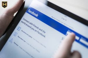 chan-ket-ban-facebook