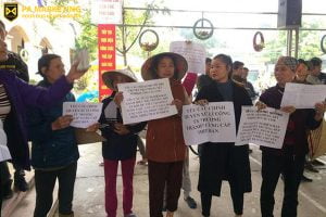 phu-huynh-day-song-khi-tre-bi-nhiem-san-do-thuc-an-tai-truong